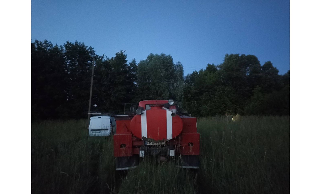 Повалені дерева, обірвані дроти: як у селах справлялися з наслідками негоди