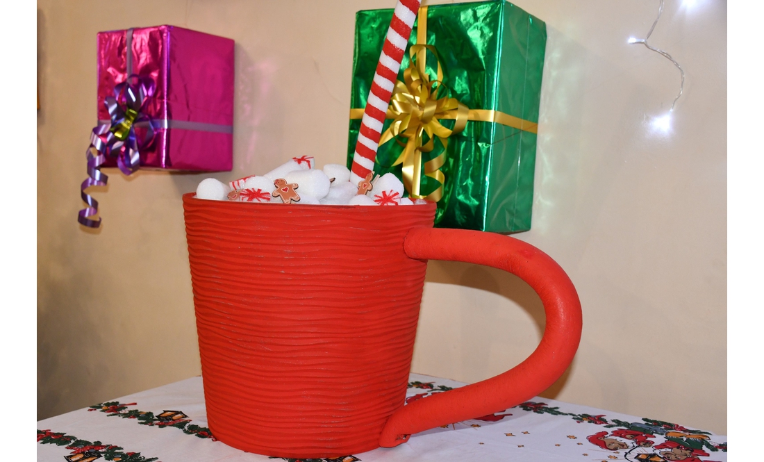 Концертмейстер став ніжинським святим Миколаєм: які подарунки просять діти