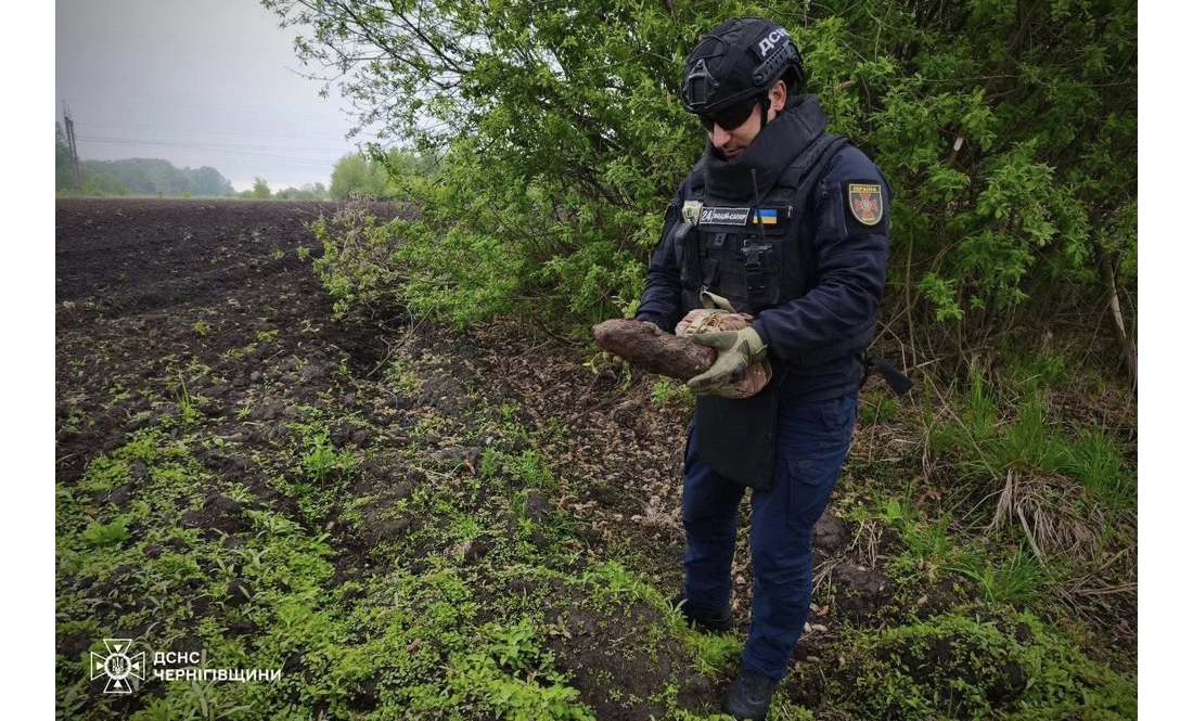 На Чернігівщині рятувальники під час пожежі врятували 96-річну жінку