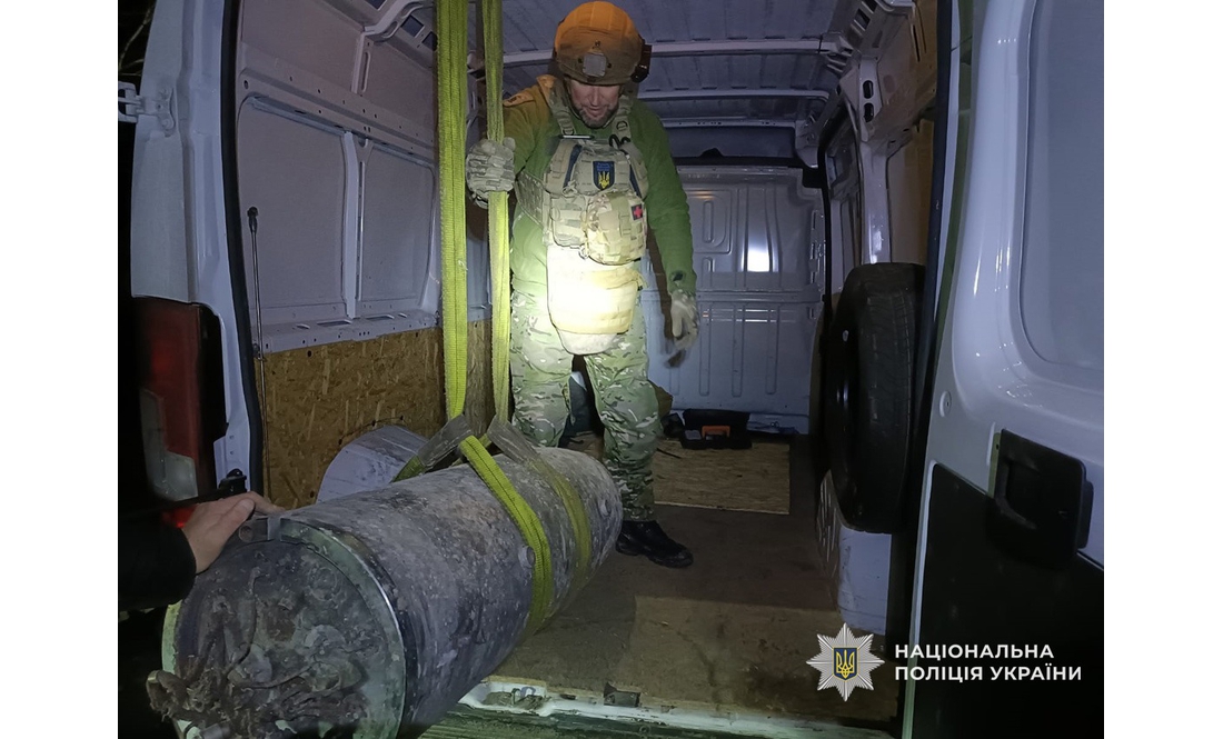 Бойова частина ракети впала біля дому в Чернігівському районі