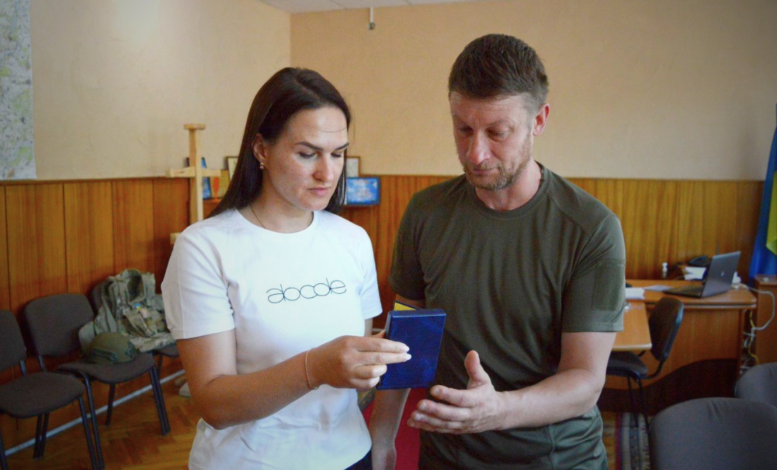 Медалі "За оборону Чернігова" передали рідним загиблих братів