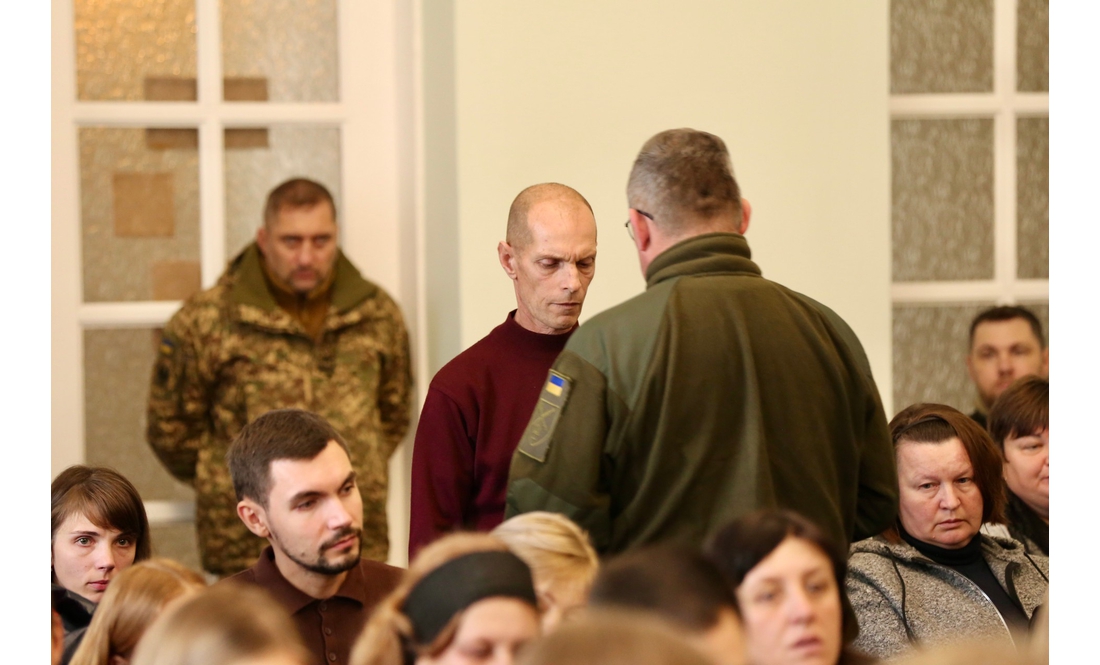 "Ця боротьба триває завдяки їм": родинам захисників із Чернігівщини передали посмертні нагороди