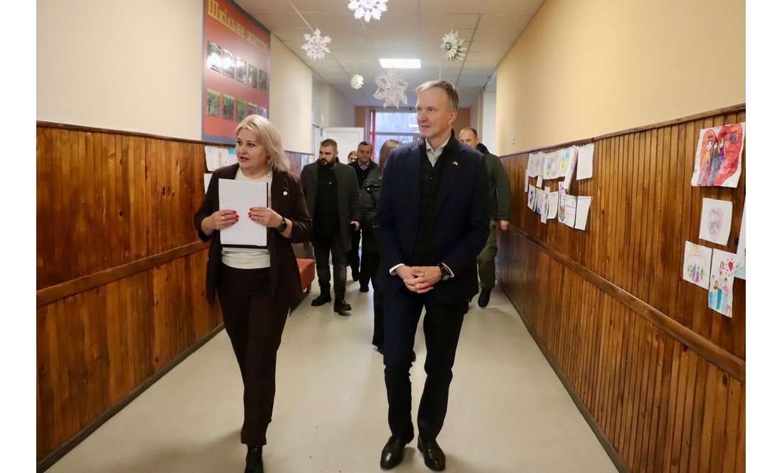 Нові класи, фасад і дах: у сільській школі на Чернігівщині показали ремонти