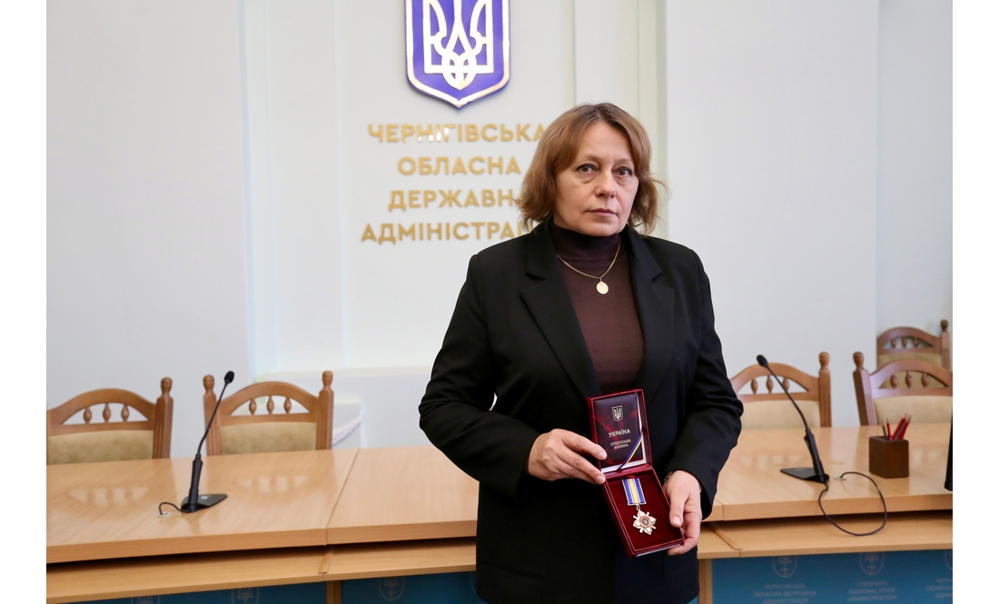 "Ця боротьба триває завдяки їм": родинам захисників із Чернігівщини передали посмертні нагороди