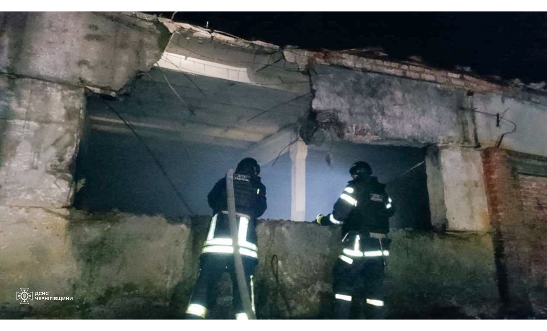 На Чернігівщині російський дрон поцілив у багатоповерхівку