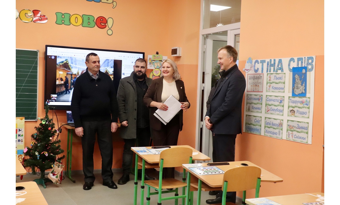 Нові класи, фасад і дах: у сільській школі на Чернігівщині показали ремонти