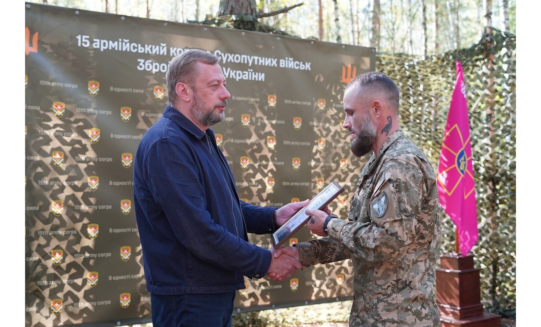 «Підсилили оборонців технікою»: Чаус зустрівся з бійцями 15-го армійського корпусу