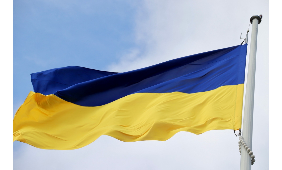 У Гетьманській столиці підняли найбільший на Чернігівщині державний прапор