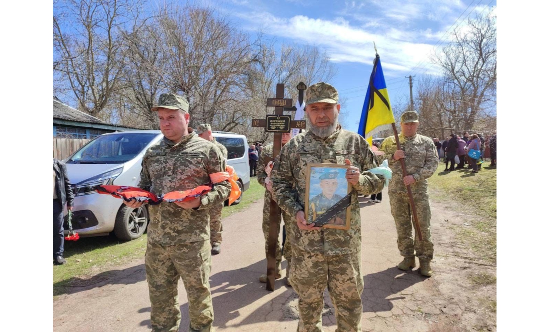 Чернігівщина прощалася з 38-річним контрактником, який загинув внаслідок удару по Сумах