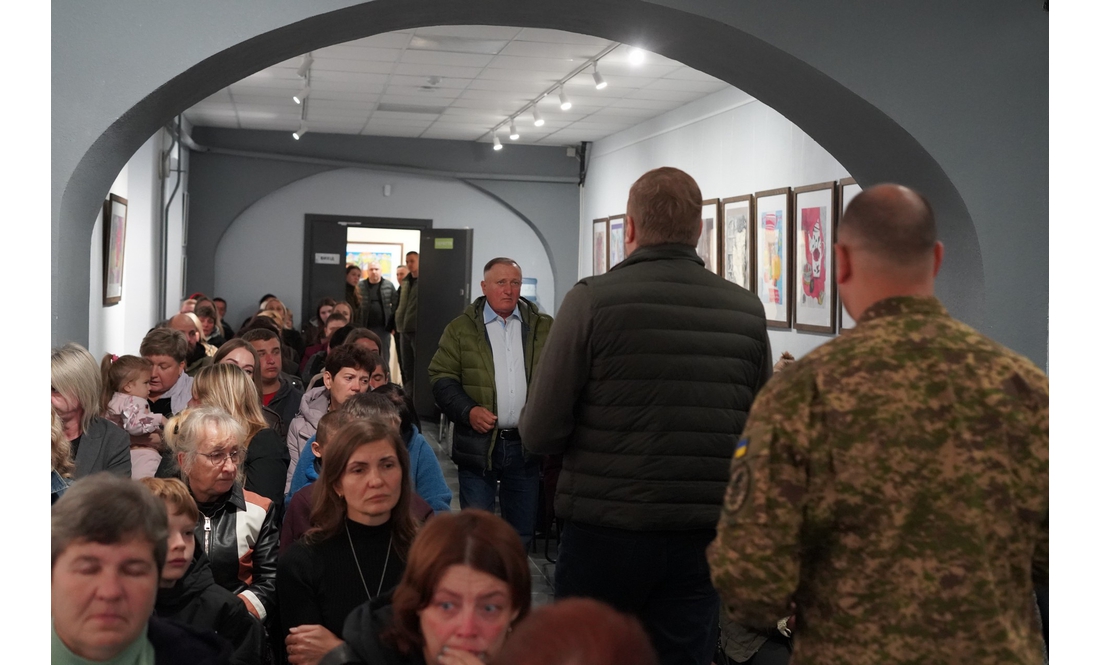 «Їхній голос більше не чути»: 54 родини з Чернігівщини отримали нагороди загиблих захисників