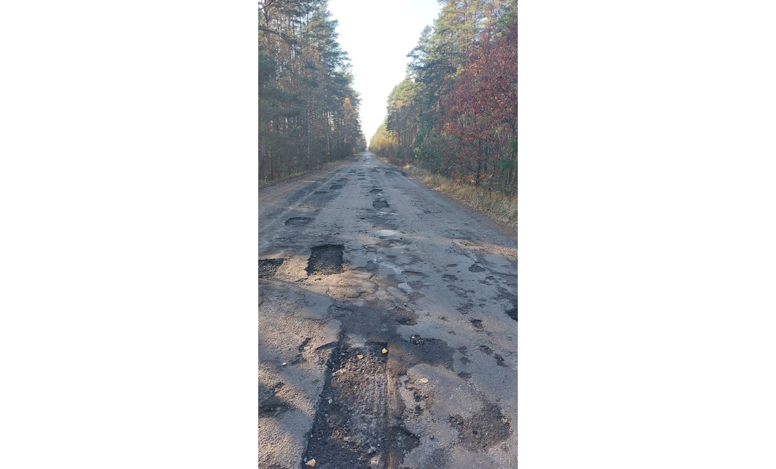 Прикордонна громада взялася за ямковий ремонт доріг і пасажирські перевезення