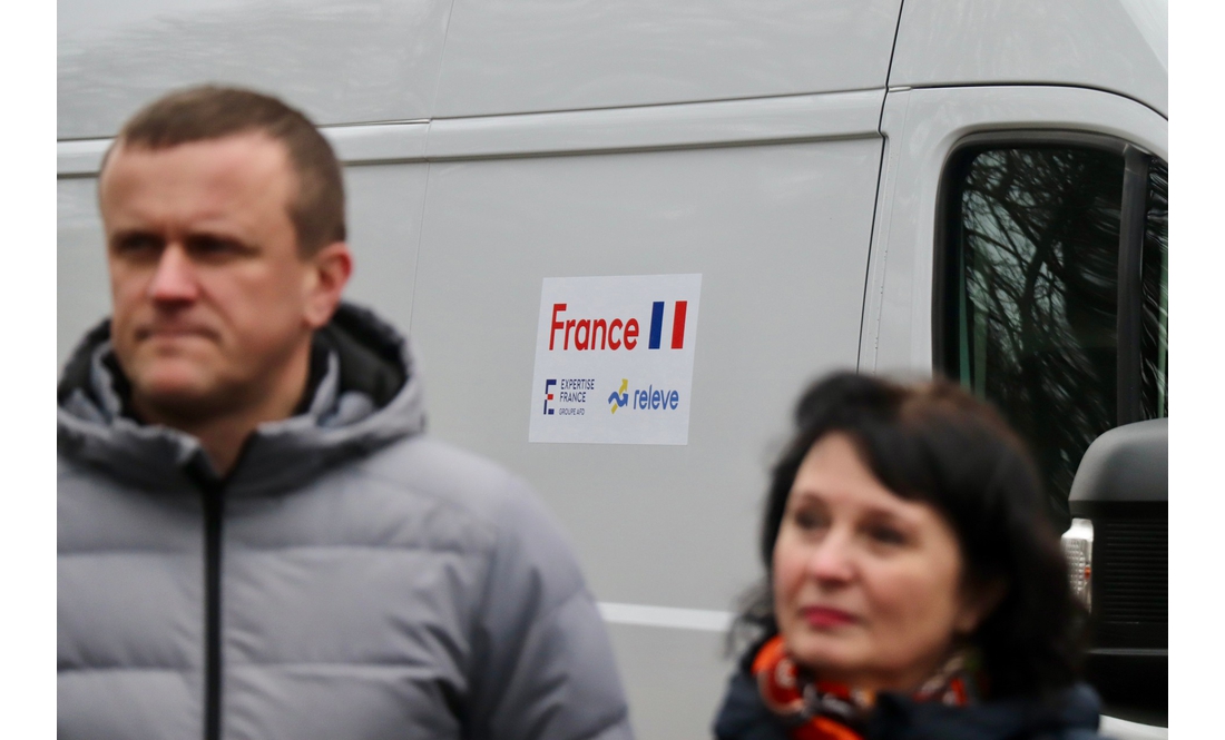 Три громади Чернігівщини отримали фургони від Франції