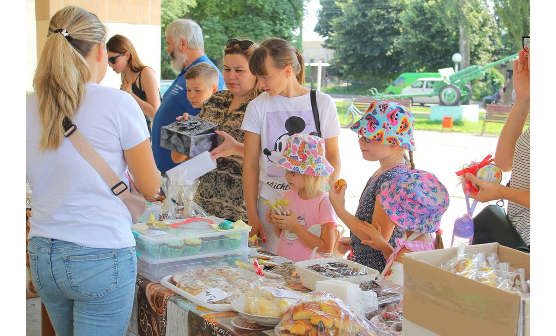 У Мені на благодійному ярмарку зібрали 20 тисяч гривень для ЗСУ