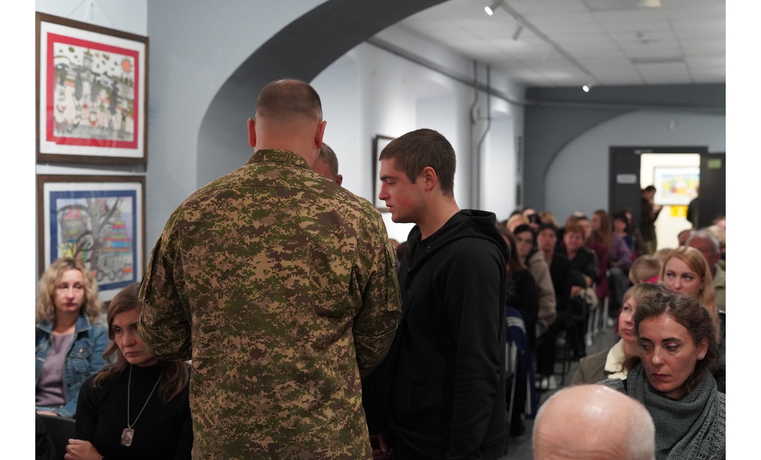 «Їхній голос більше не чути»: 54 родини з Чернігівщини отримали нагороди загиблих захисників