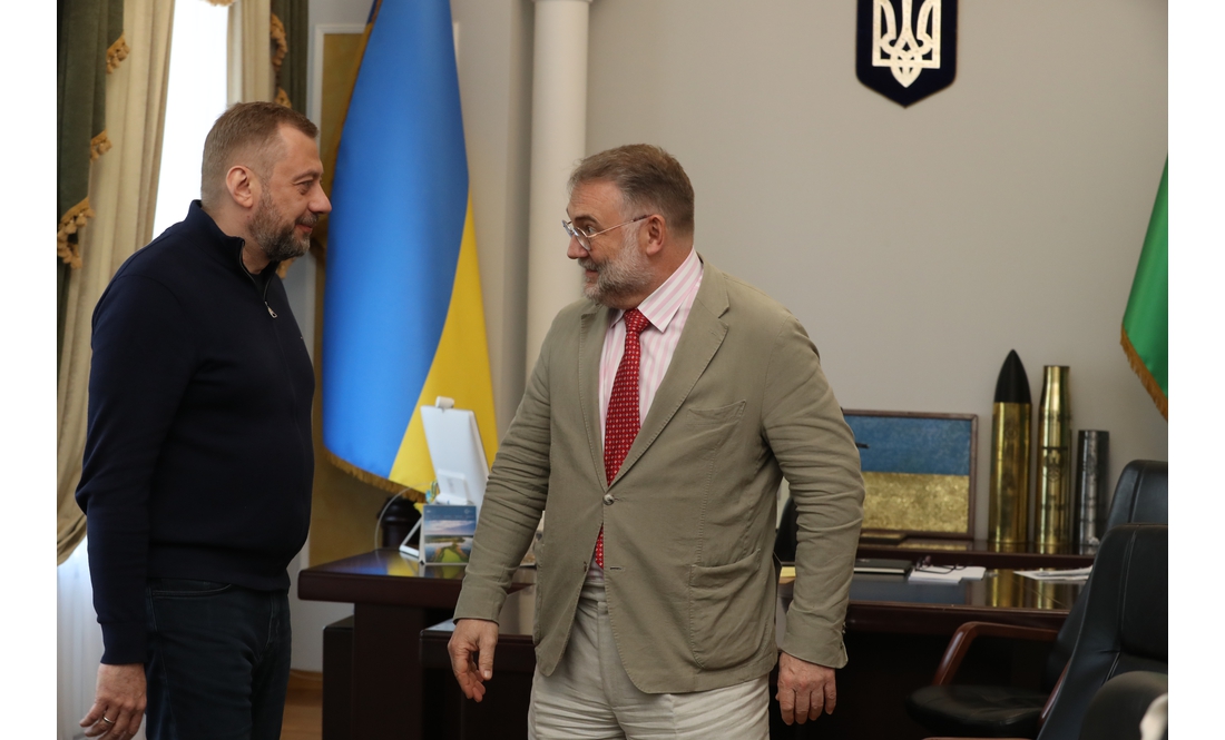Граф із Відня, який опікується родовою козацькою садибою на Чернігівщині, знову приїхав у місто