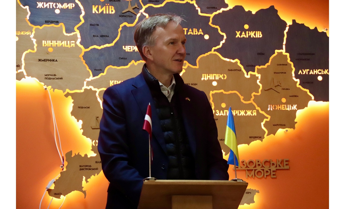 Нові класи, фасад і дах: у сільській школі на Чернігівщині показали ремонти