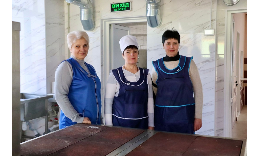 Рекордні кошти на автобуси й укриття, реформа харчування: освітня галузь Чернігівщини у 2025