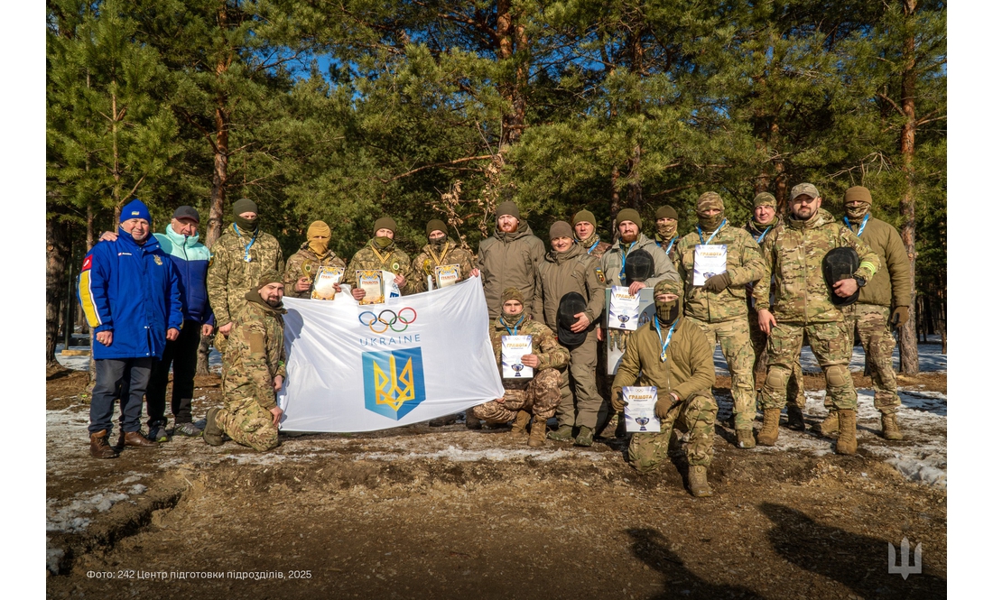 На Чернігівщині бійців ЗСУ вчать ножового бою. Фото