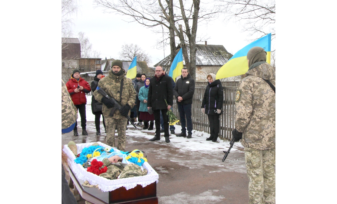 На Чернігівщині поховали бійця, який загинув біля Вугледару