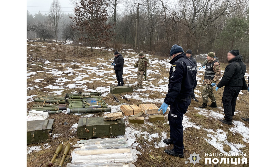 На Чернігівщині виявили три схрони зброї: вилучено майже тонну боєприпасів