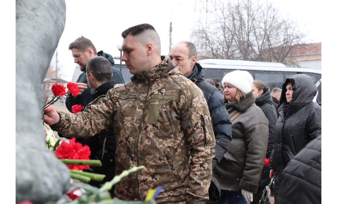 Німці приїхали у Чернігів і відвідали райцентр - вшанували пам'ять жертв Корюківської трагедії