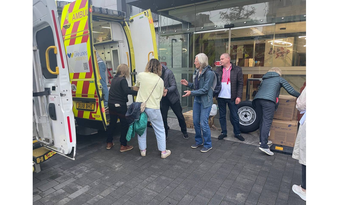 Британський санітарний автомобіль чекають у куликівській лікарні