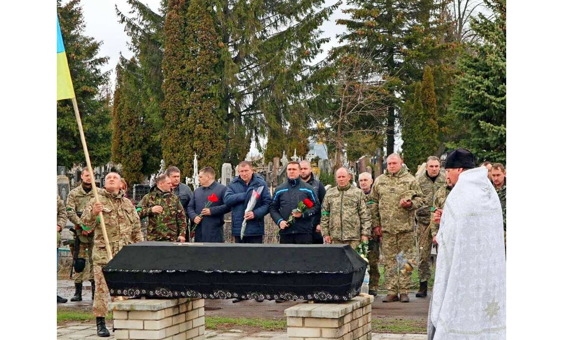 Ніжинська громада прощалася з двома захисниками