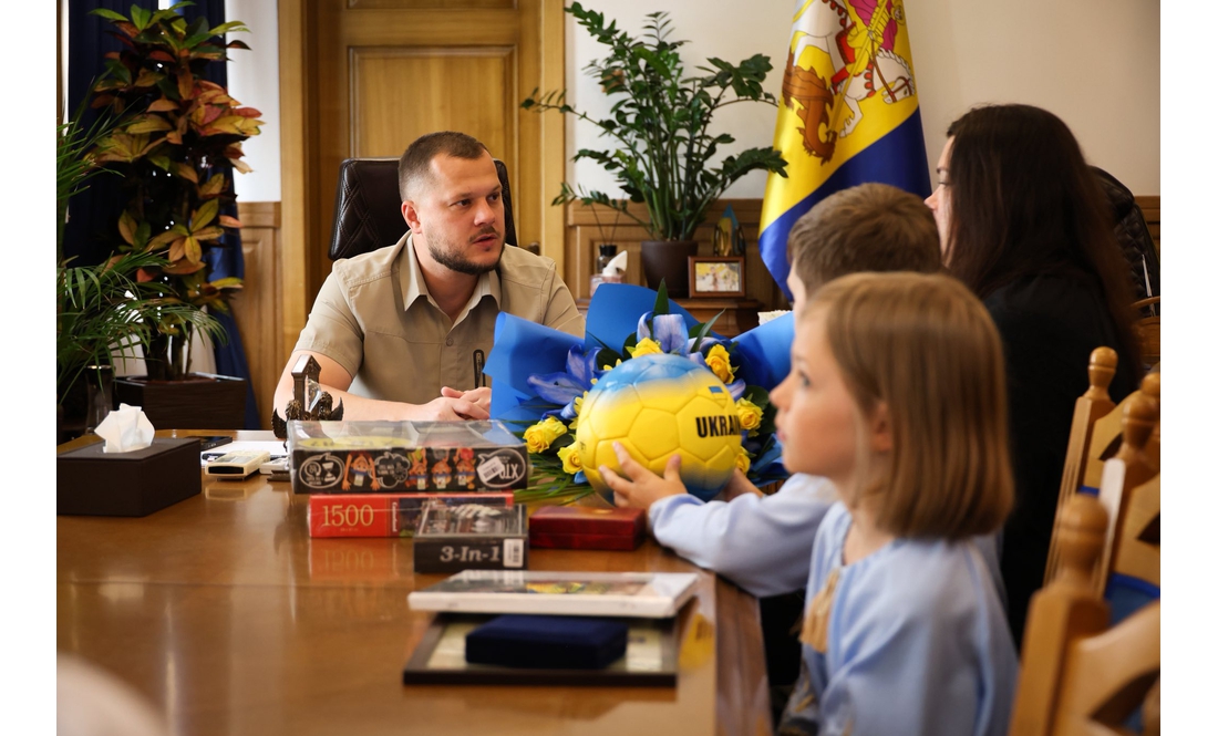 У Києві родині загиблого захисника з Чернігівщини передали посмертні відзнаки
