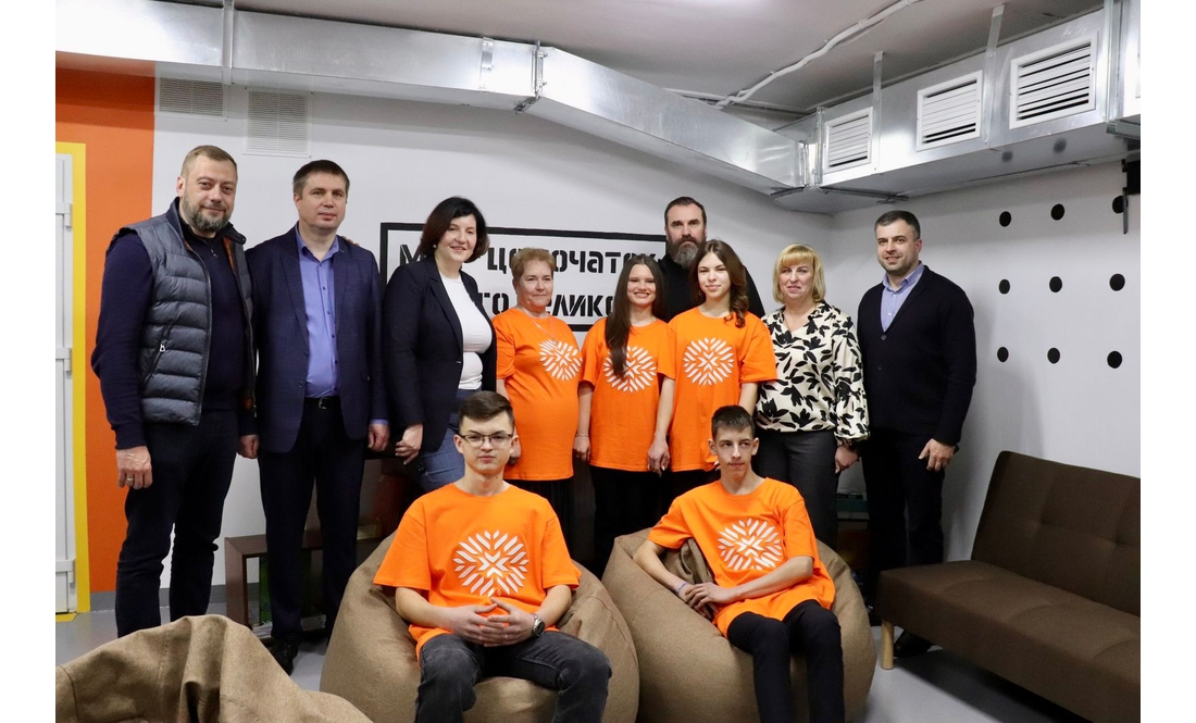 Рекордні кошти на автобуси й укриття, реформа харчування: освітня галузь Чернігівщини у 2025