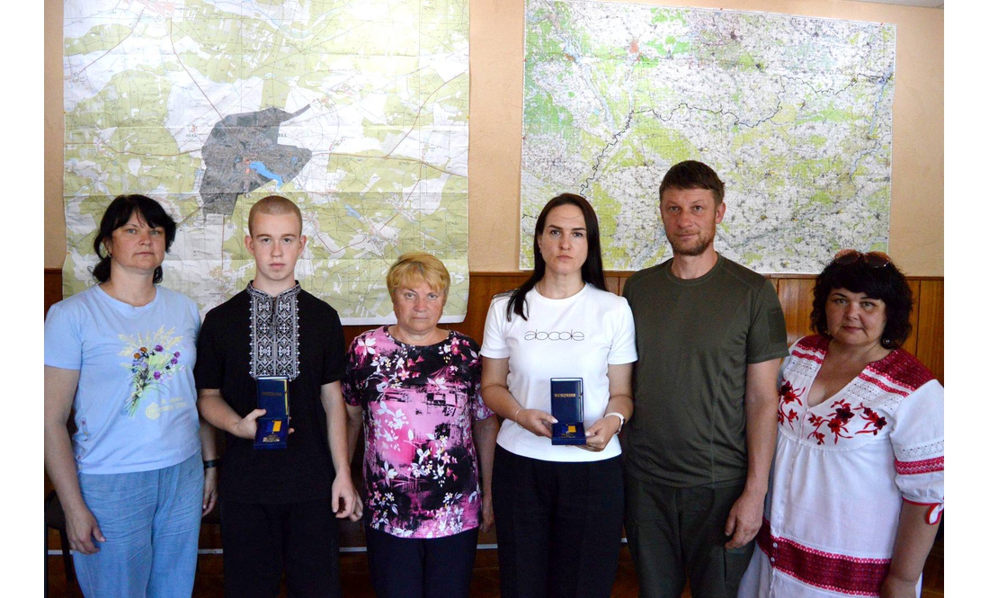 Медалі "За оборону Чернігова" передали рідним загиблих братів