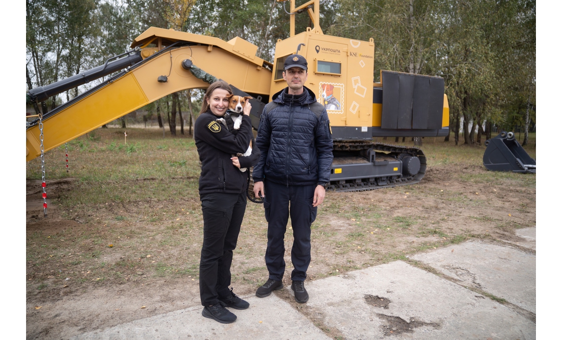 За найбільший донат в історії Укрпошти чернігівські сапери отримали машину для розмінування