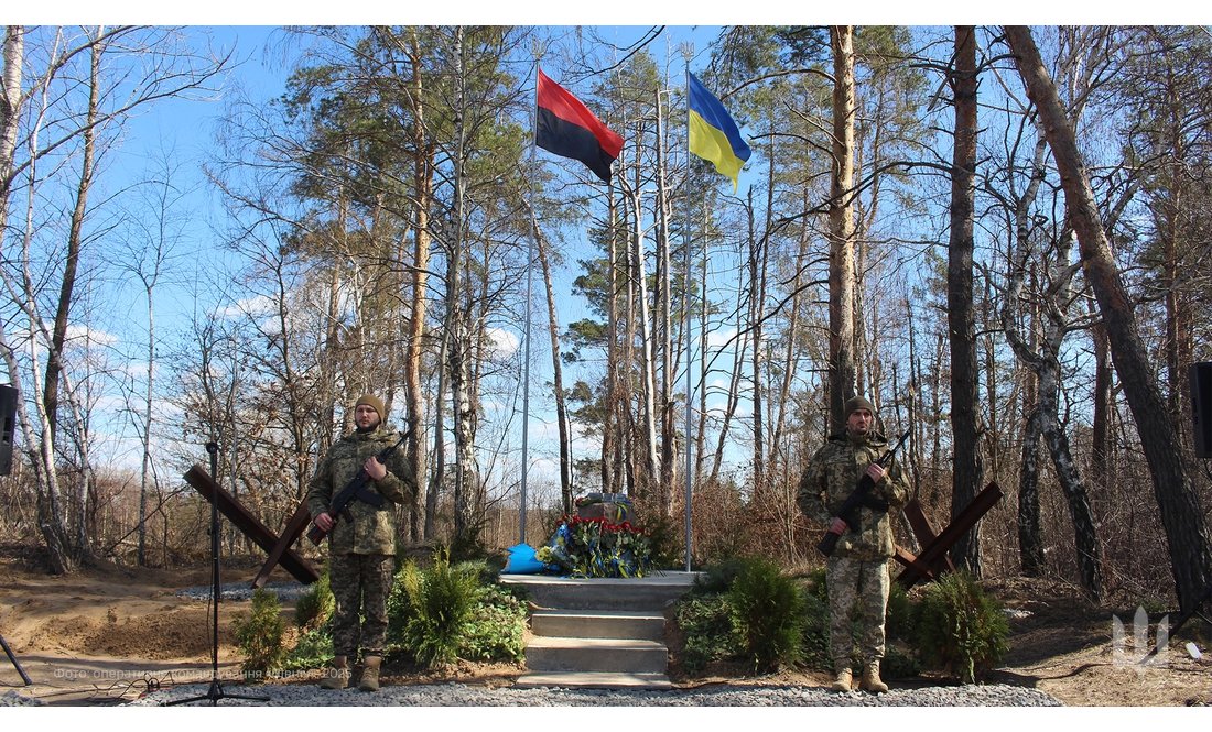 Поблизу Чернігова відкрили памʼятний знак: тут у 2022 році загинули бійці ТЦК, захищаючи місто