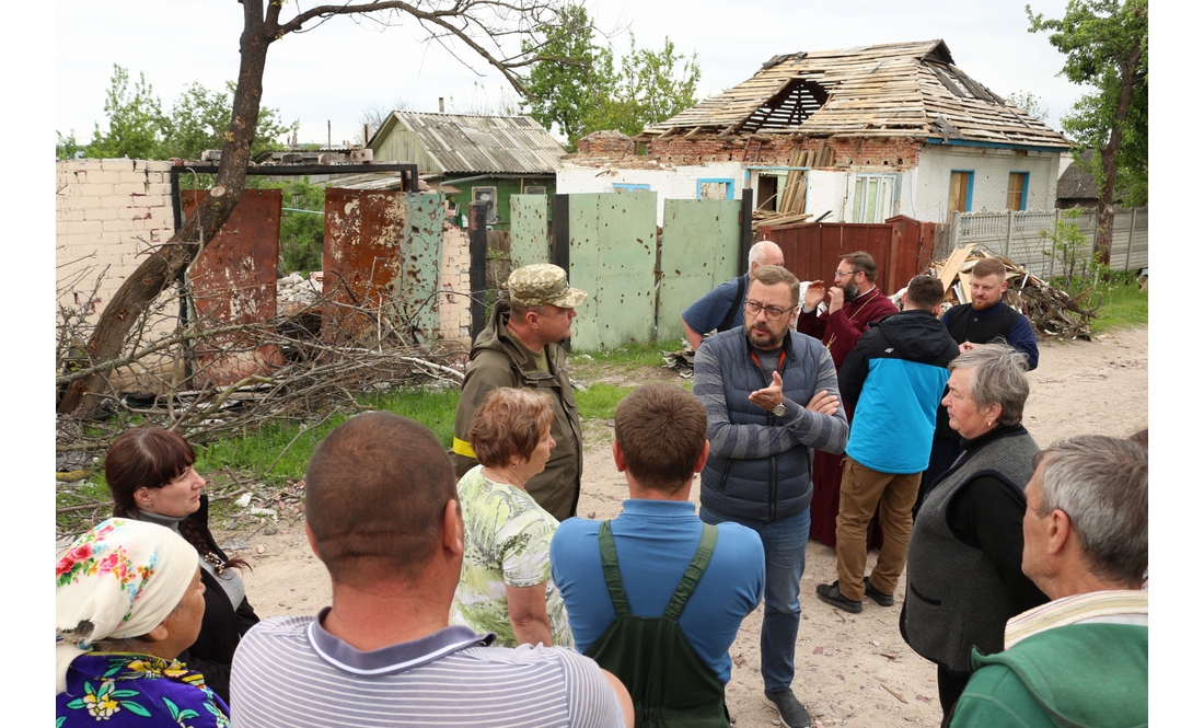 Допоможе церква та волонтери: у Чернігові відбудовуватимуть зруйновану Бобровицю