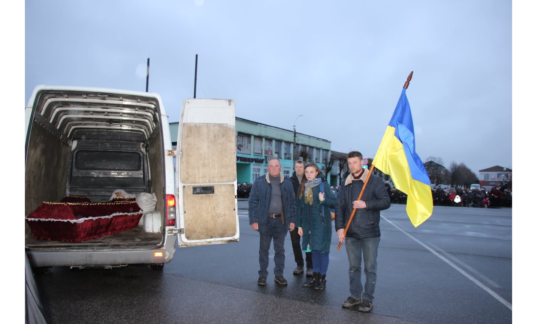 На Сновщині прощаються із загиблими земляками