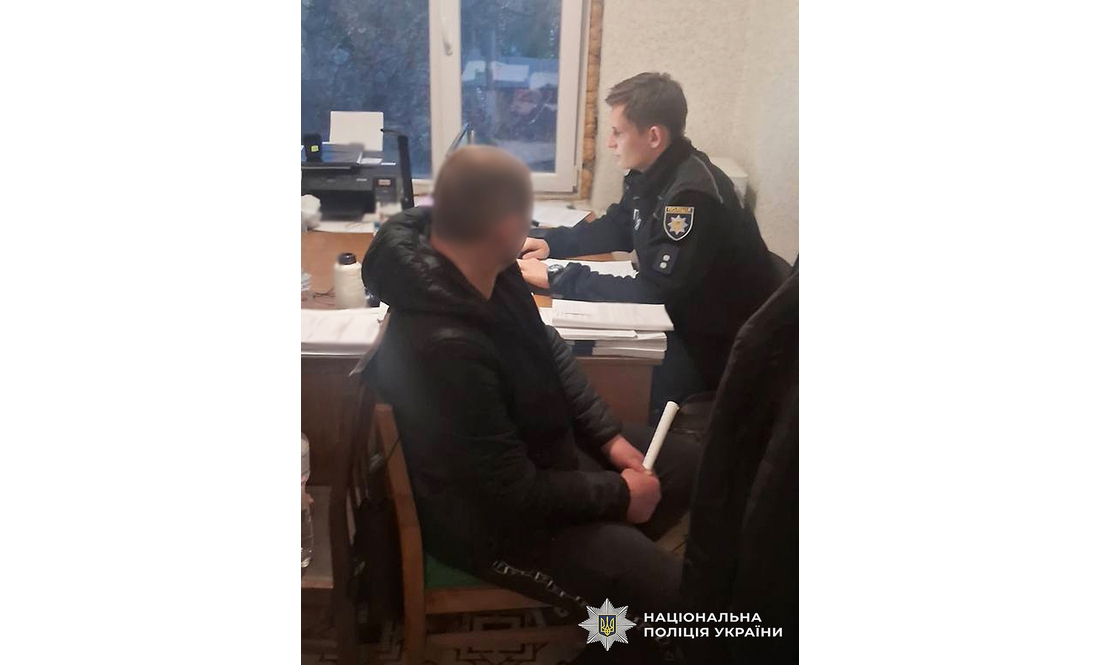 У Чернігові рецидивісти з ножем пограбували хлопця