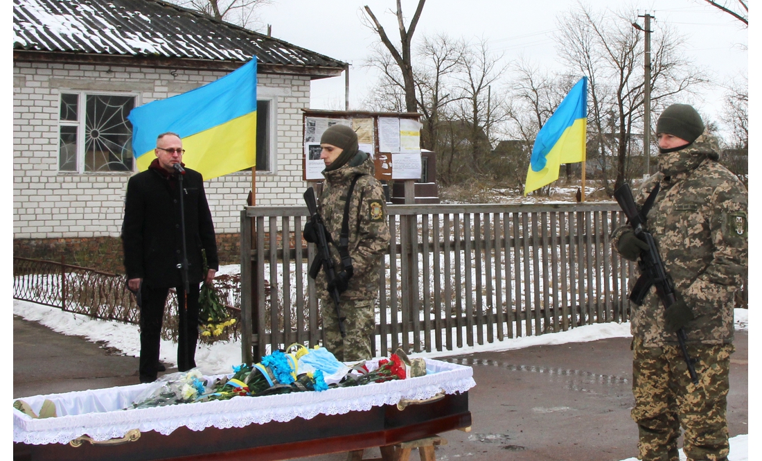 На Чернігівщині поховали бійця, який загинув біля Вугледару