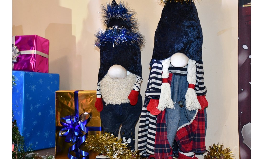 Концертмейстер став ніжинським святим Миколаєм: які подарунки просять діти