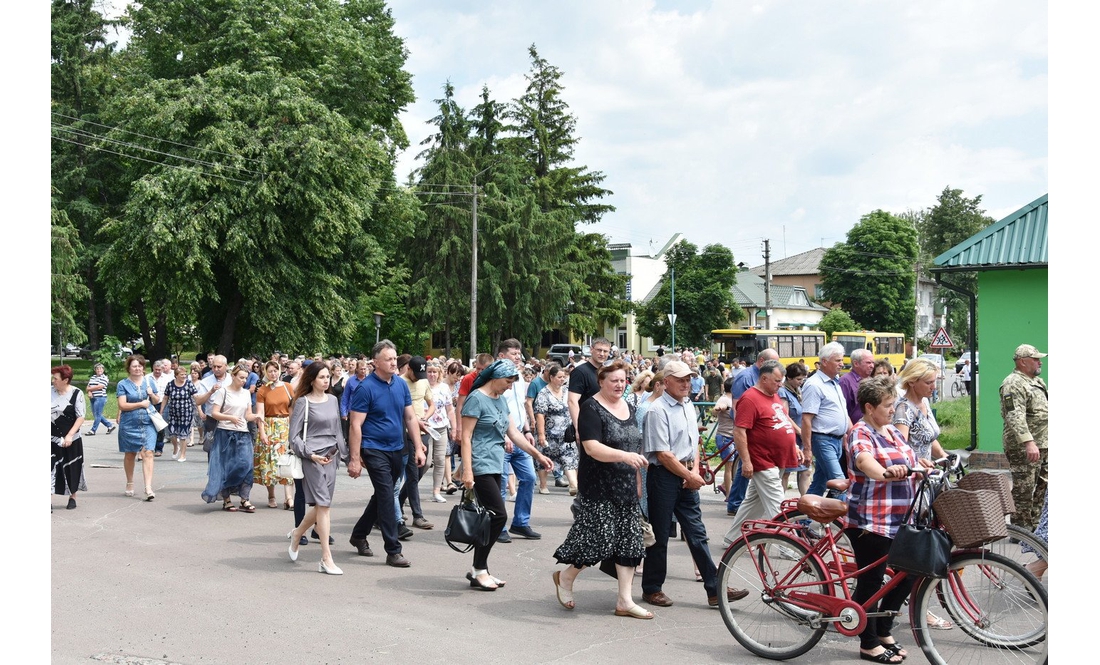 У Коропі поховали загиблого Героя