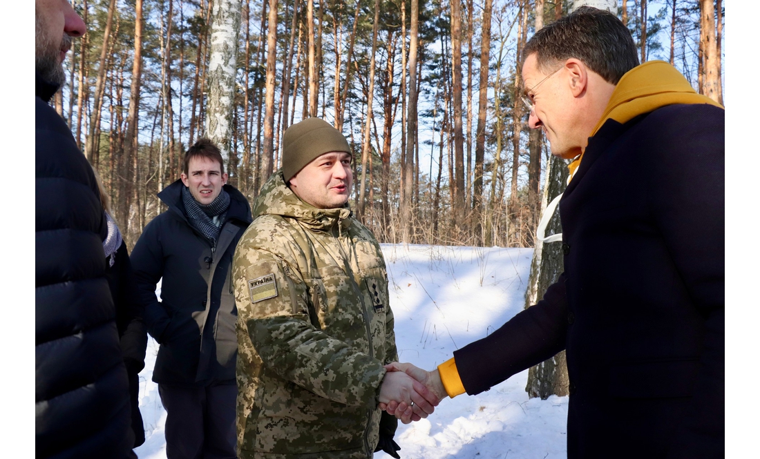 1500 російських дронів не полетіли далі: що показали чернігівські прикордонники Марку Рютте