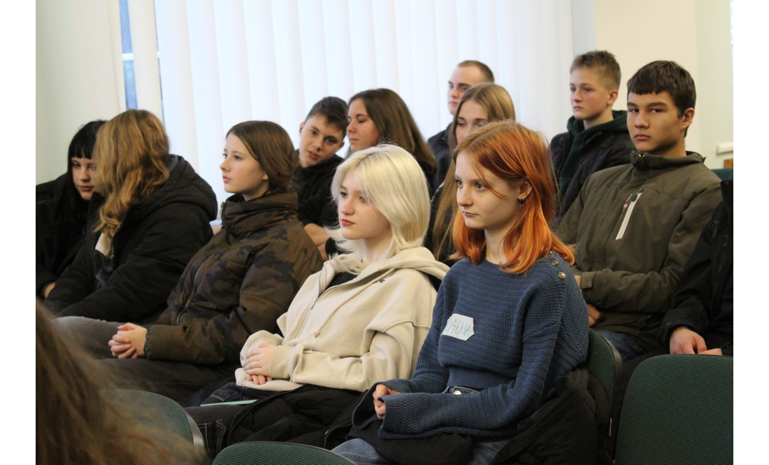 Старшокласники із сільської громади приїхали в ОВА. Чому?