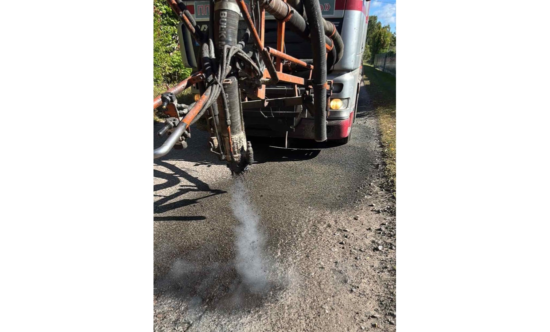 Бізнес взявся латати дороги в громаді