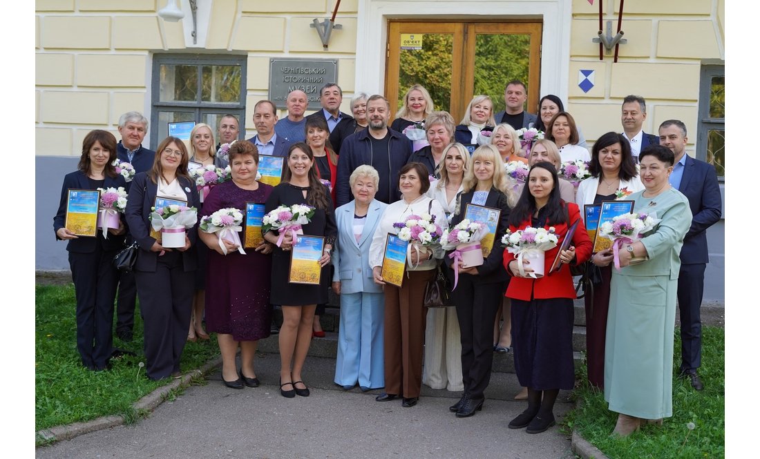 25 найкращих освітян Чернігівщини отримали обласні премії: кого нагородили