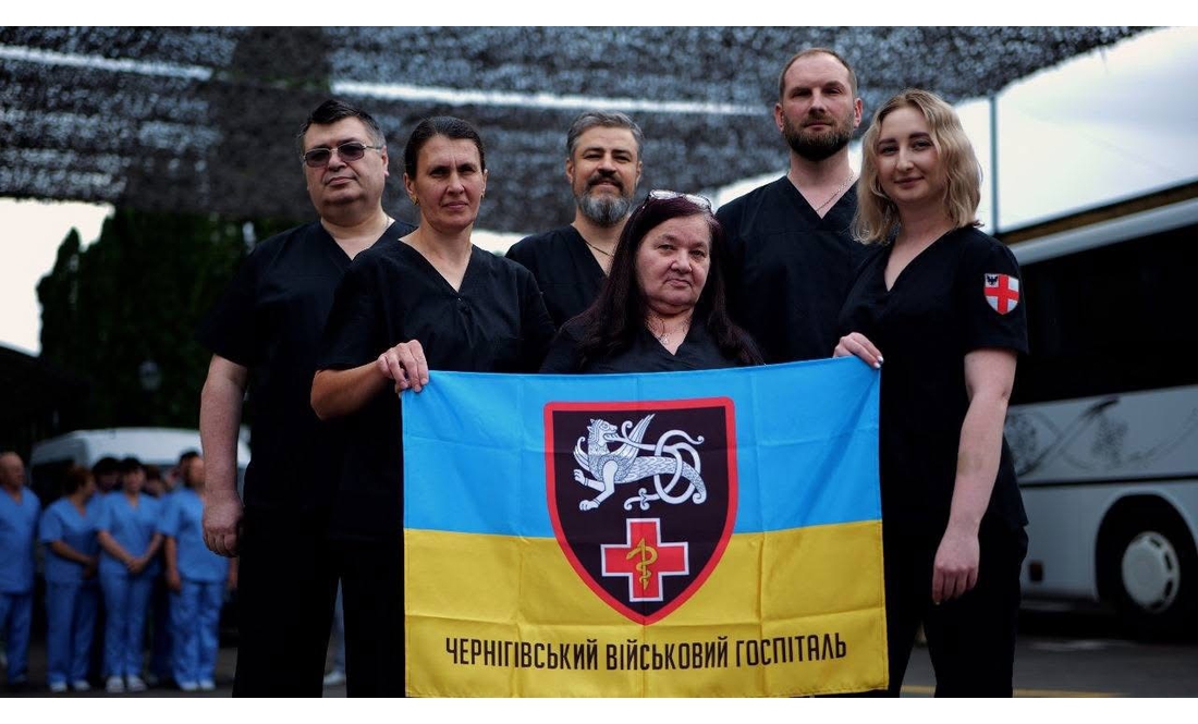 Прапор військових медиків Чернігова передали до музею