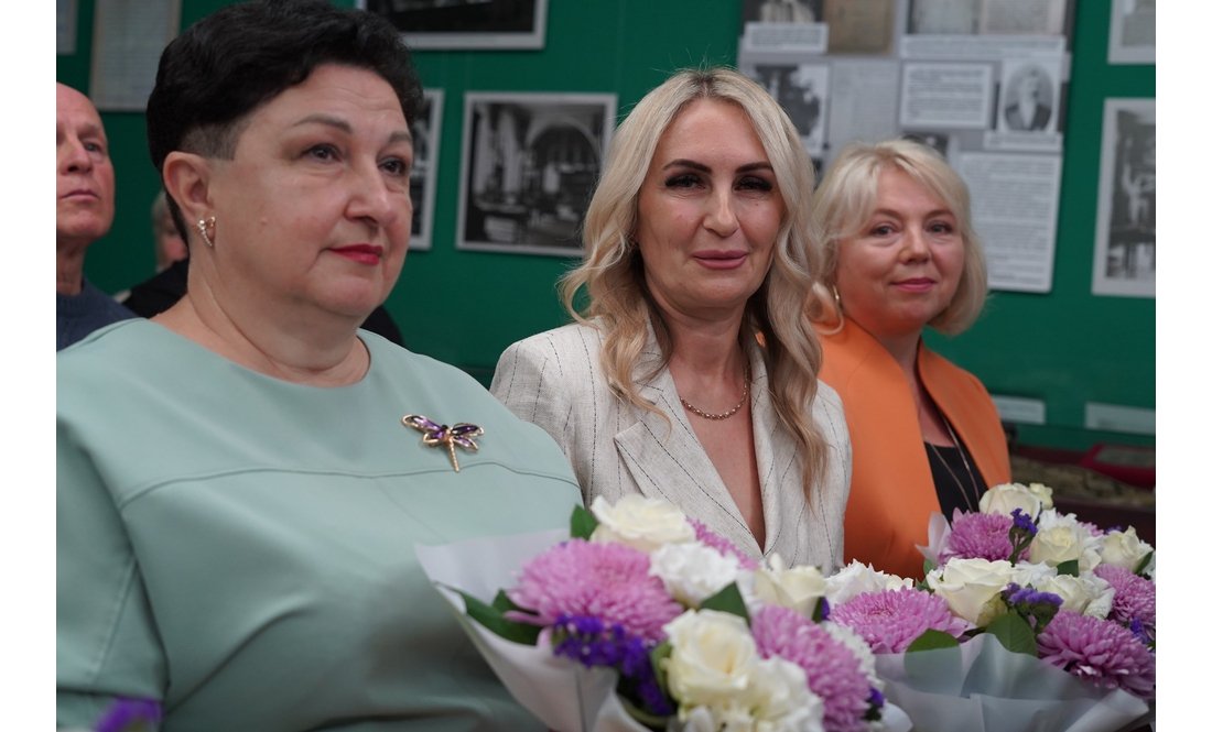 25 найкращих освітян Чернігівщини отримали обласні премії: кого нагородили