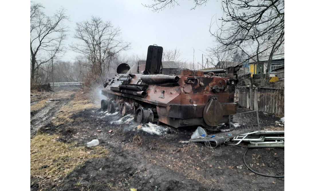 Бої у центрі Чернігівщини: біля Лосинівки десятки знищених російських бойових машин