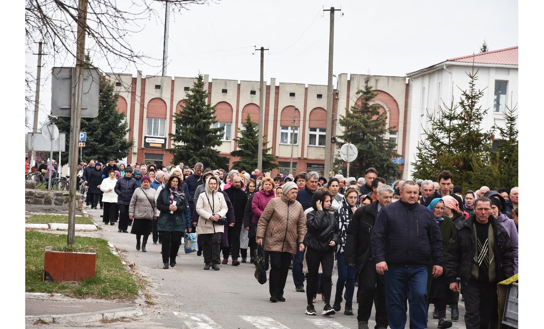 У Коропі прощалися з 27-річним героєм, який загинув у бою під Харковом