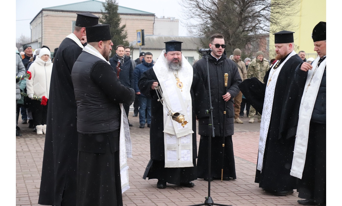 Німці приїхали у Чернігів і відвідали райцентр - вшанували пам'ять жертв Корюківської трагедії