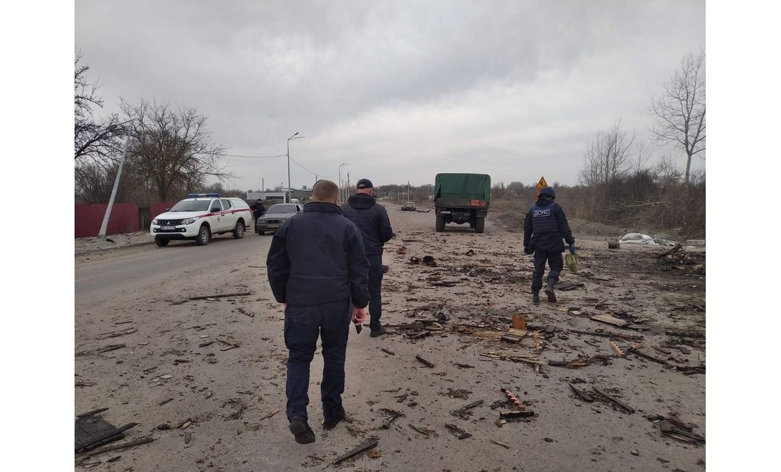 Рятувальники працюють у Новобасанській громаді: тут були запеклі бої