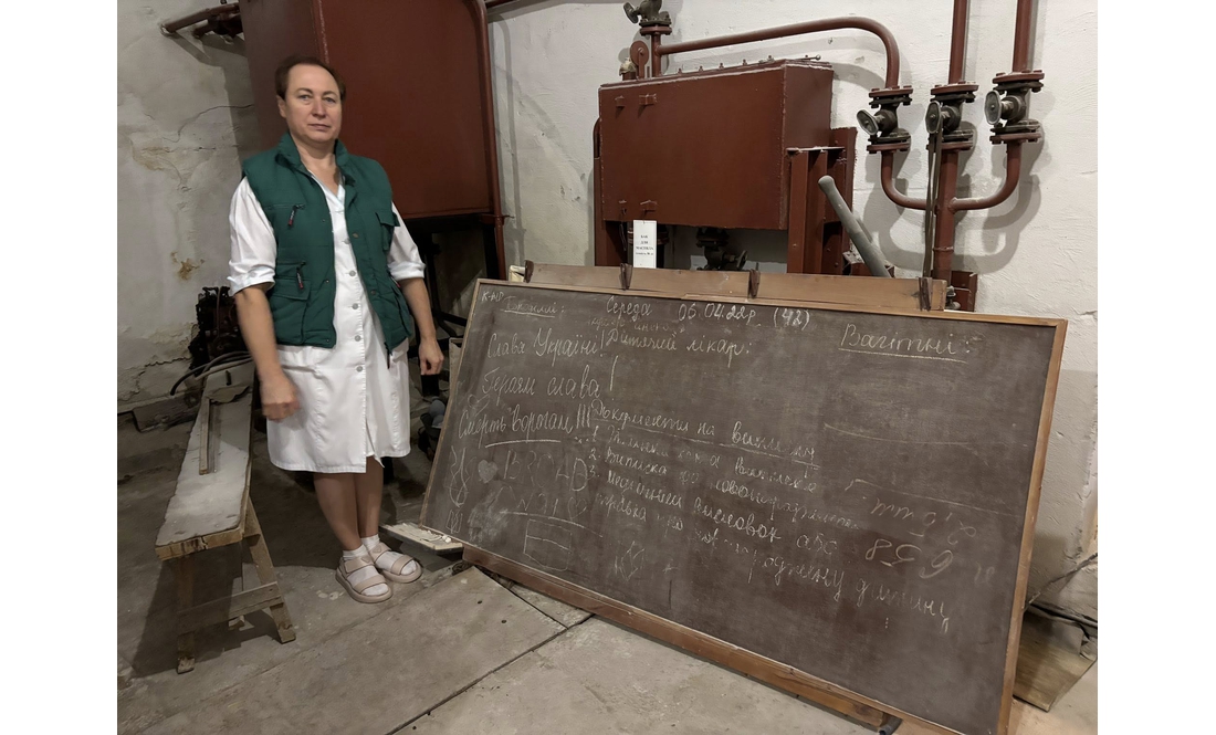 «Вона досі плаче, як згадує»: нардепка розповіла історію чернігівської акушерки, яка 43 дні приймала пологи в підвалі