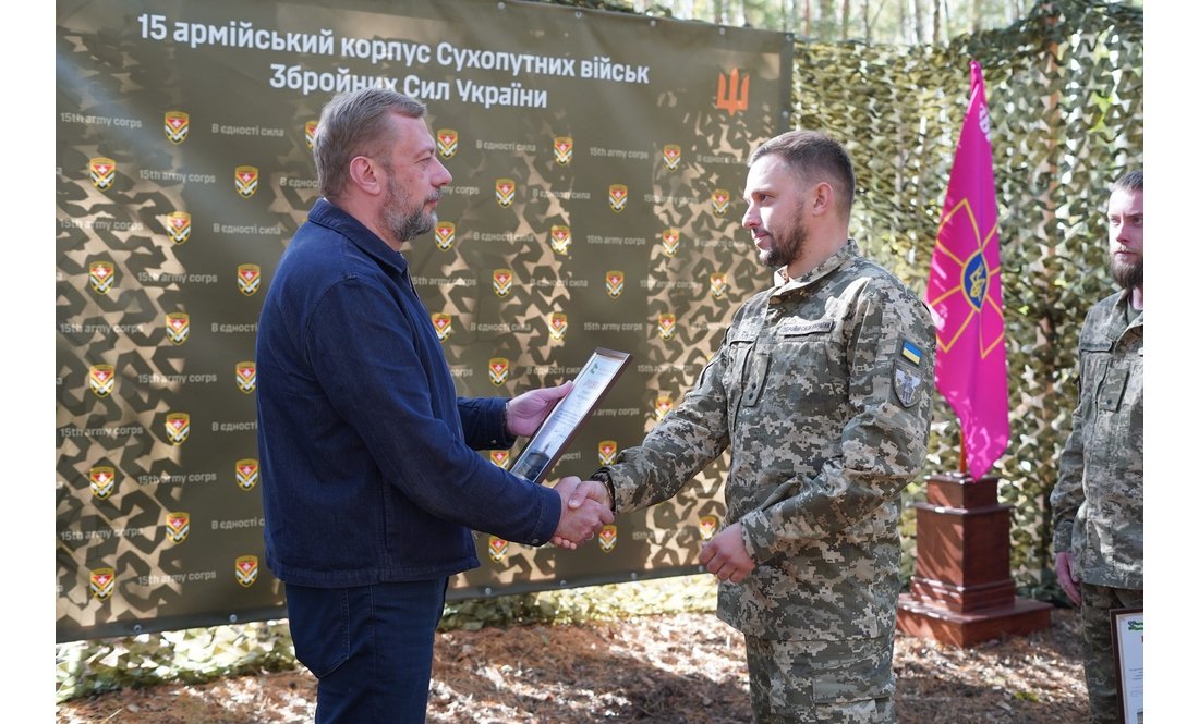 «Підсилили оборонців технікою»: Чаус зустрівся з бійцями 15-го армійського корпусу